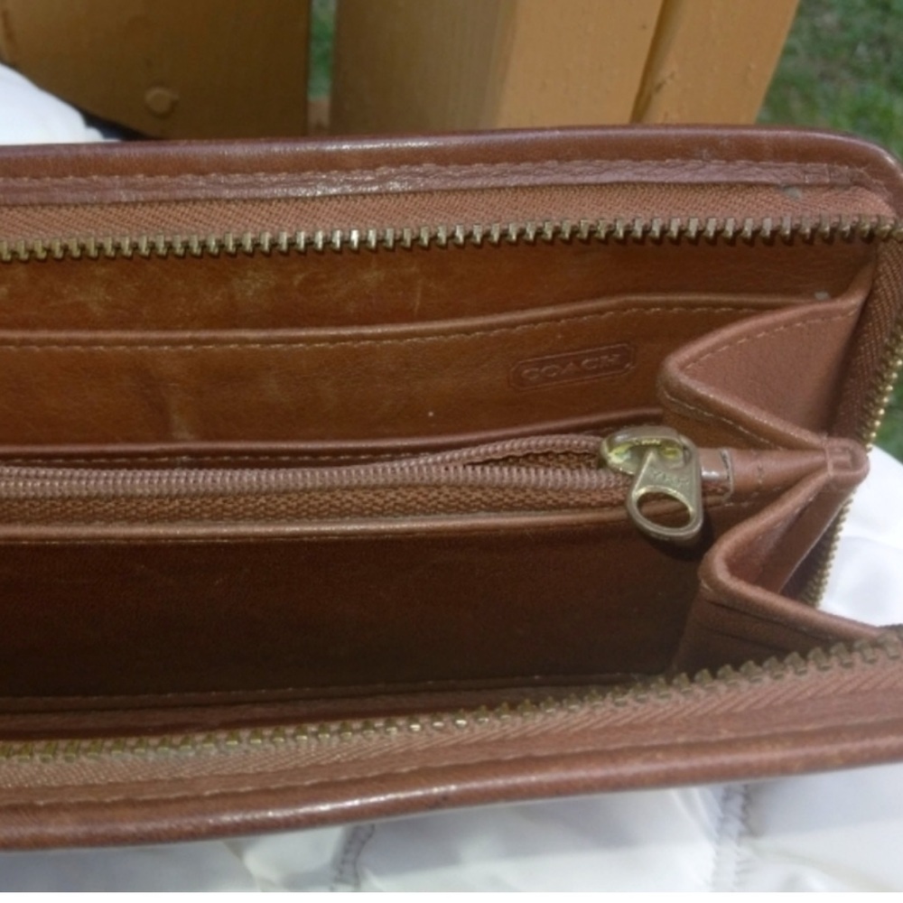Coach Vintage Brown Leather Zip Around Accordion Wallet - Picture 3 of 4